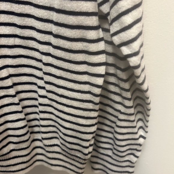 GAP Black and White V Neck Sweater - Picture 5 of 7